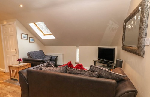 Upper Hulme Cottage | WILLOW COTTAGE, with hot tub in Upper Hulme