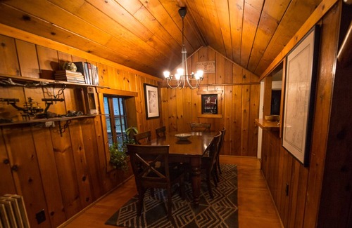Wedgwood Cabin | Willow Creek Lodge Log home on Private wooded lot