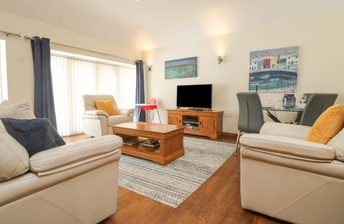 Maenporth House | Willow