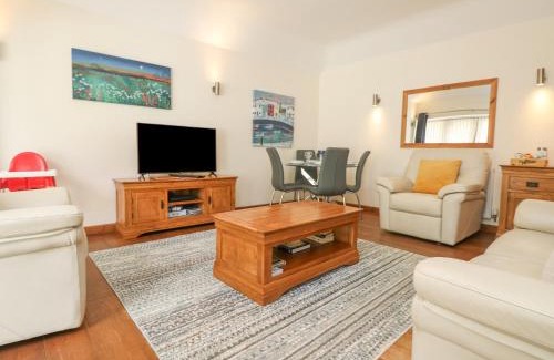 Maenporth House | Willow