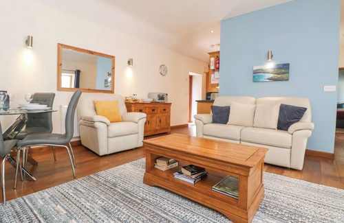 Maenporth Cottage | Willow