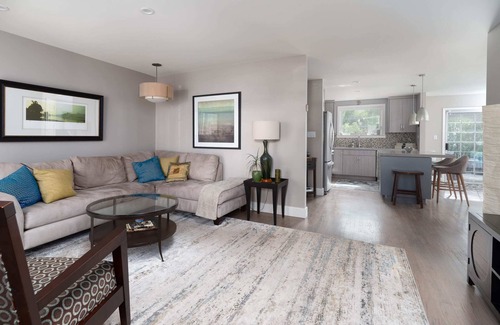 Willow Glen House | Willow Glen Cottage, Exudes Grace and Charm