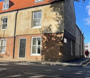 King's Lynn Apartment | Willow House - 2bedroom Townhouse with free parking in town centre! by Shortstays4U