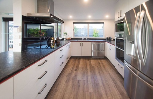 Hannahs Bay House | Willow Lakehouse Rotorua
