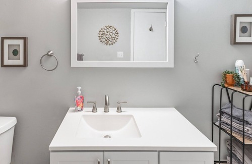Huntsville Condo | Willow Pointe #2 Huntsville Alabama 1 Bedroom Home by RedAwning