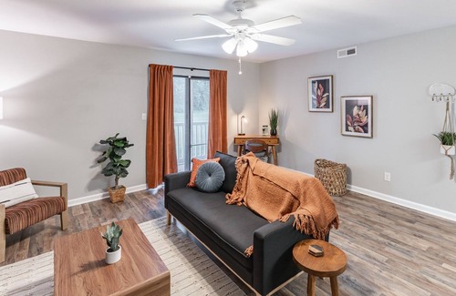 Huntsville Condo | Willow Pointe #2 Huntsville Alabama 1 Bedroom Home by RedAwning