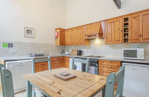 Foxley House | WILLOW, romantic, with a garden in Foulsham