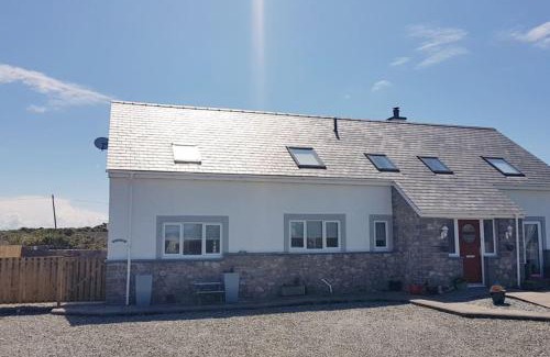 Trearddur Bay House | WILLOW SNUG - Trearddur Bay COSY apartment