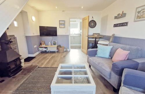 Trearddur Bay House | WILLOW SNUG - Trearddur Bay COSY apartment