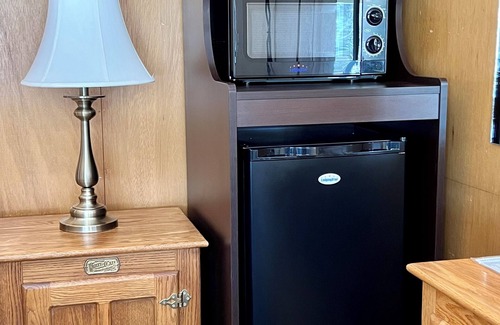 Bridgeport Cabin | Willow Springs Resort