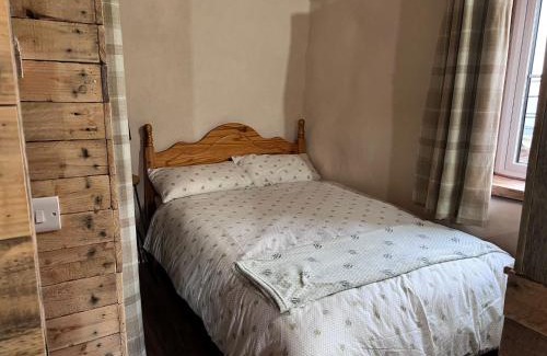 Forres House | Willow Straw Bale Cabin