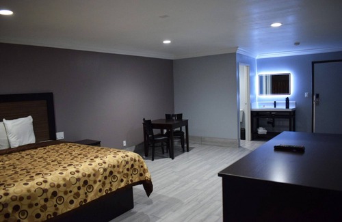 Sun Valley Hotel | Willow Tree Inn & Suites
