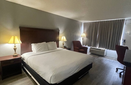 Branson Theater District Hotel | Willow Tree Inn