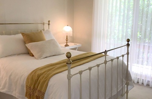 Burnside House | Willowbridge Bed & Breakfast