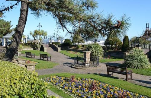 Clacton-on-Sea House | Willowtree Cottage