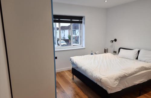 Eastleigh House | Wilmer House