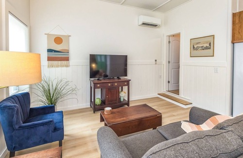 Wilmington Cottage | Wilmington Midtown Guest Home. Minutes to downtown and the beach!