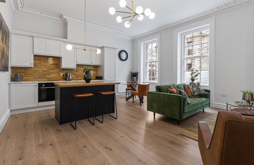 Belfast Central District Hotel | Wilton House