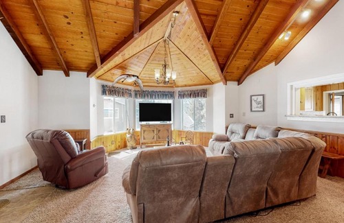 Bass Lake House | Wilts Happy Place