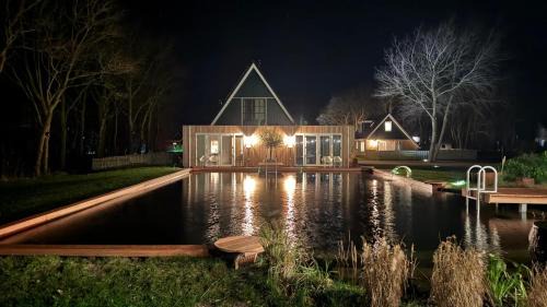 De Waal Bed & Breakfast | Wiltsangh Texel Tuinsuite Black