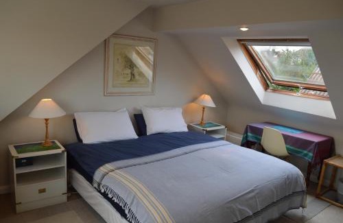Village Apartment | Wimbledon Views