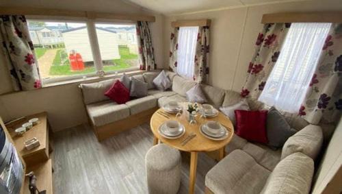 Icklesham House | Winchelsea sands holiday park