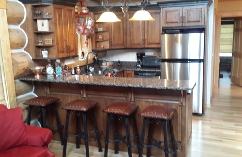 Pinedale Cabin | Wind River Mtns - Luxury Log Cabins at White Pine Ski Resort