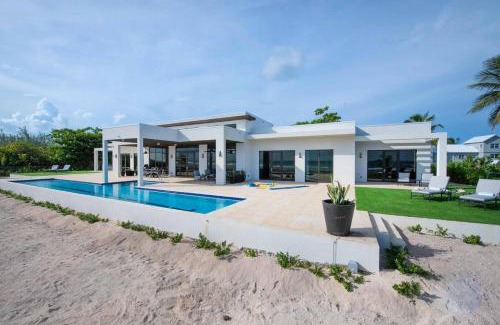 East End House | Wind Upon The Waves by Grand Cayman Villas & Condos