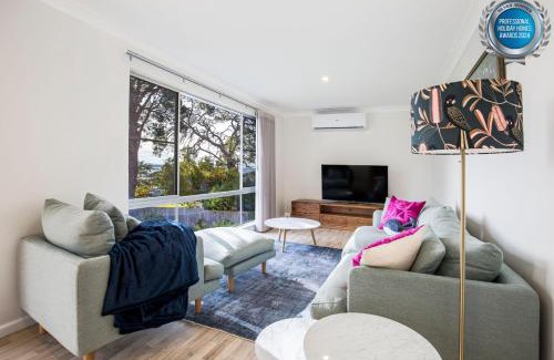 Vincentia House | WindanSea Cottage Pet Friendly Ocean Glimpses