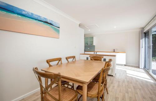 Vincentia House | WindanSea Cottage Pet Friendly Ocean Glimpses