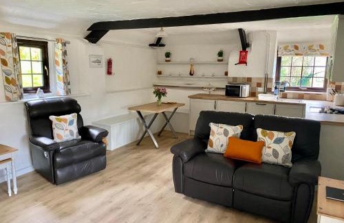 Hartland House | Windbury Cottage