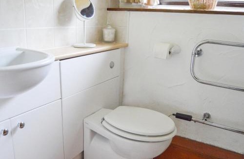 Hartland House | Windbury Cottage