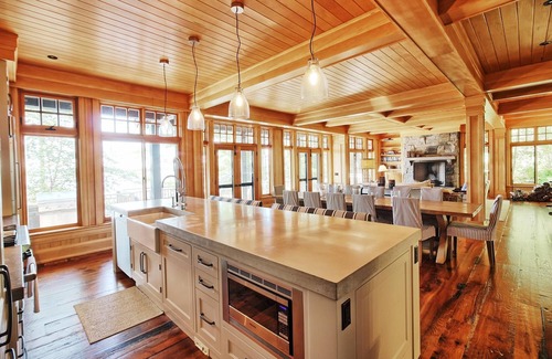 Windermere Cottage | Windermere! South! Private! Wallsend is Muskoka Classic Luxury!