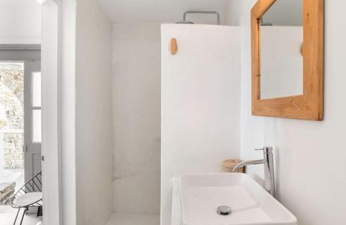 Antiparos House | Windmill House with private pool and breathtaking views