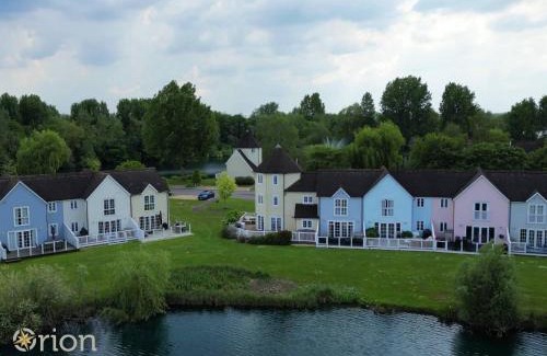 South Cerney House | Windrush Lake 20, Summit Lodge P