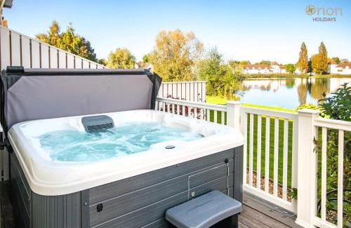 South Cerney House | Windrush Lake 20, Summit Lodge P