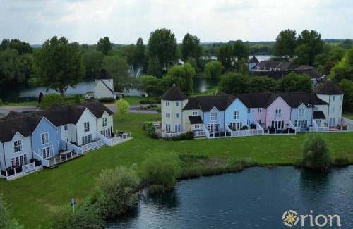 South Cerney House | Windrush Lake 20, Summit Lodge P