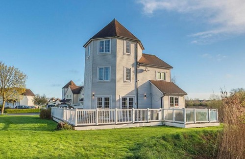 South Cerney House | Windrush Turret Lodge
