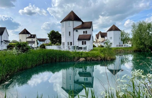 South Cerney House | Windrush Turret Lodge