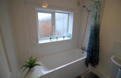 Gateshead Apartment | Windsor Apartment - Long Stay Savings - Business - Free Parking