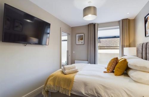 Belfast Apartment | Windsor Apartment on Lisburn Road by Lesley