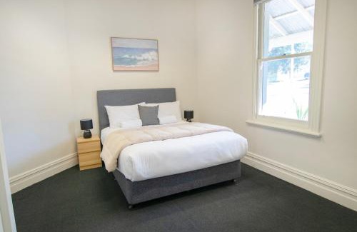 Albany House | Windsor Cottage - CBD central location