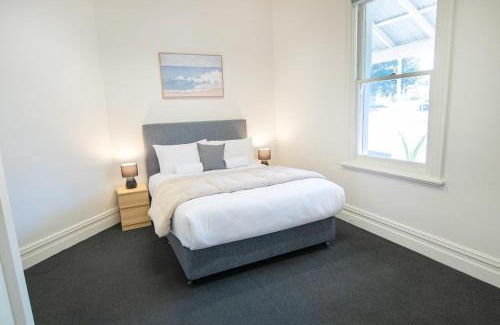 Albany House | Windsor Cottage - CBD central location