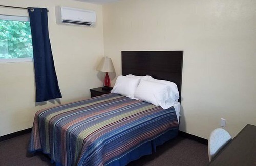 Windsor Hotel | Windsor Crossroads Motel