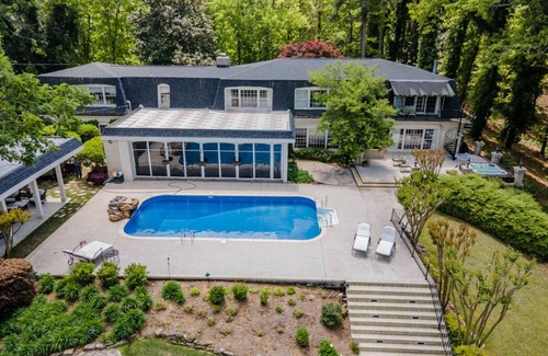 Guntersville House | Windsor Estate overlooking the lake