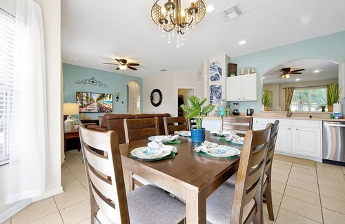 Windsor Hills Villa | Windsor Hills Resort 6 Bedroom South Facing Pool/Spa Home Steps to the Magic