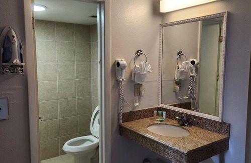 Northside Hotel | Windsor Inn of Jacksonville