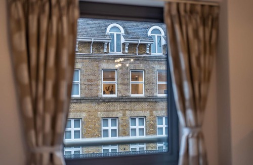 Windsor City Centre Apartment | Windsor Luxury Studio Apartment