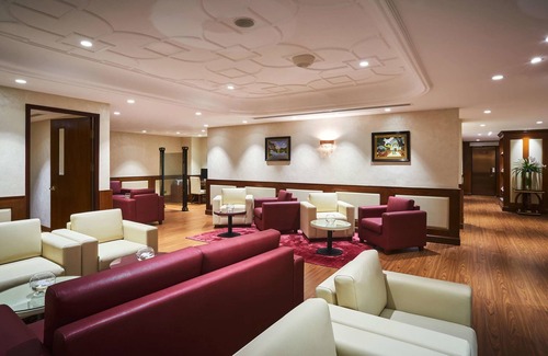 District 5 Hotel | Windsor Plaza Hotel