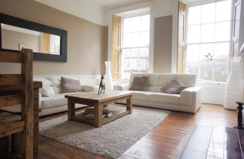 Leith Apartment | Windsor Street Apartment